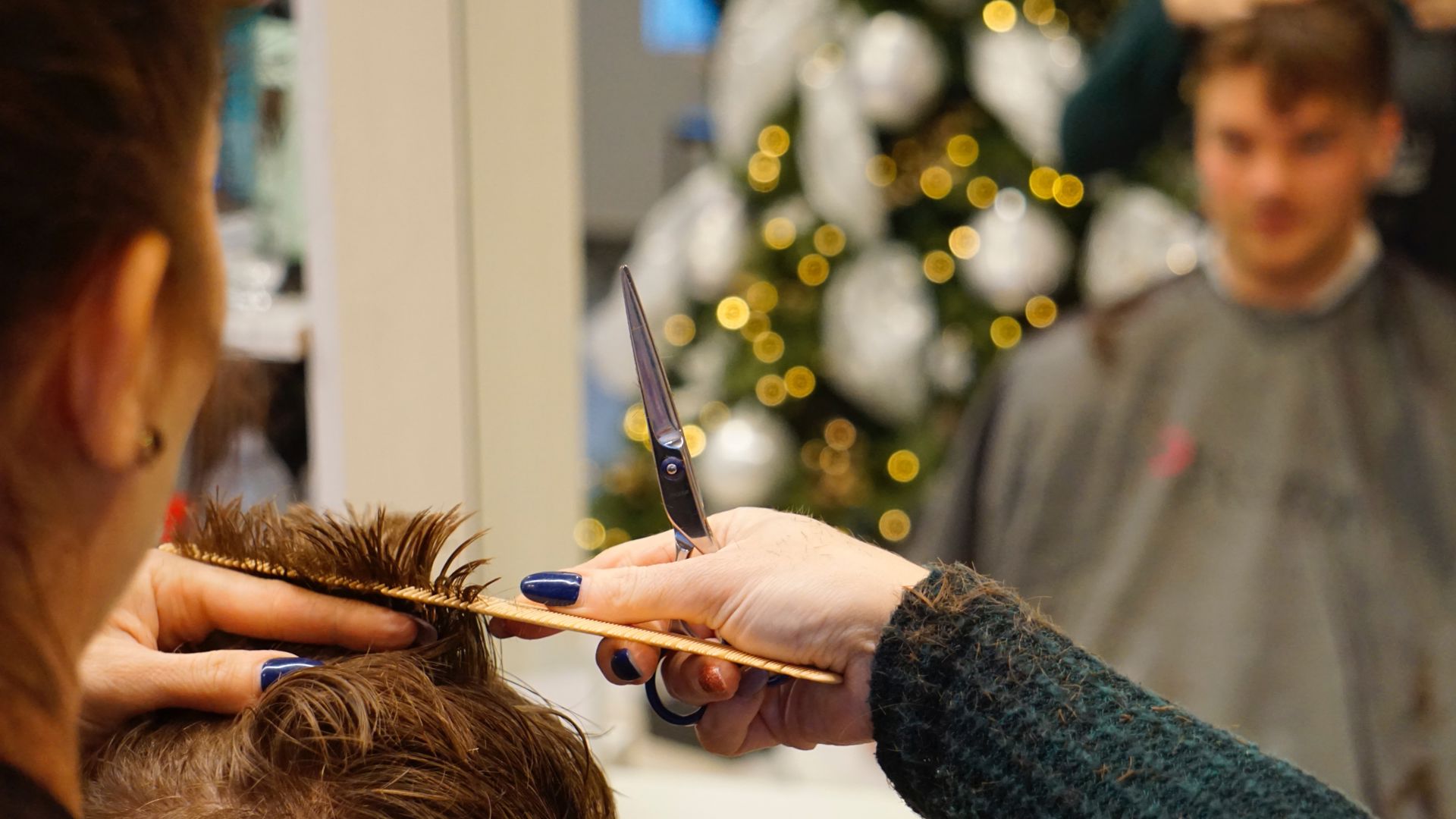 16 Dichtbij (Kapper)