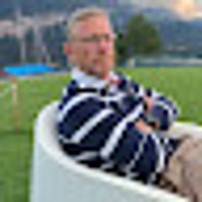 Claus V Heesch
