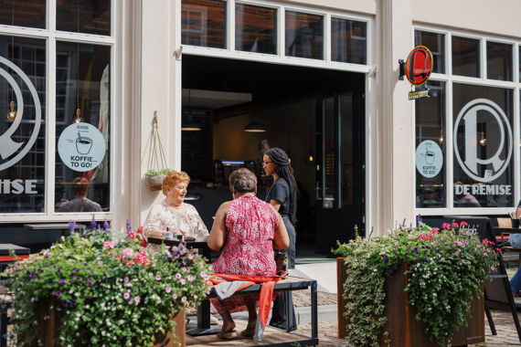 Koffie Ijsjes Of Een Gebakje